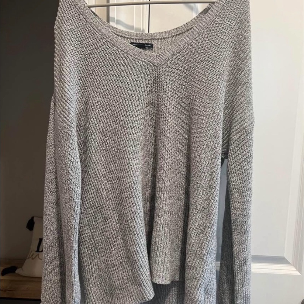 American Eagle Outfitters Light Gray V-Neck Sweater